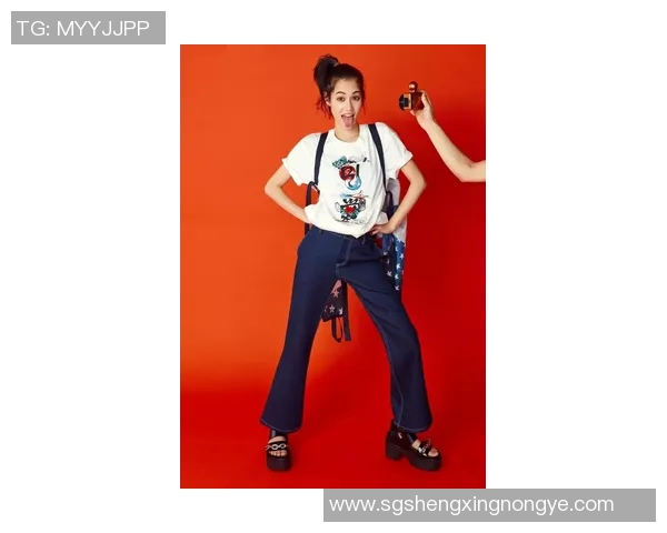 足球明星风格美式卫衣搭配指南时尚潮流与运动精神兼具