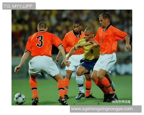 足球明星背后的故事采访最多记者的独特视角与经历 足球明星背后的故事采访最多记者的独特视角与经历