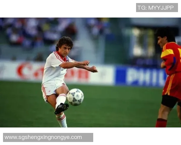 七号足球明星盘点他们在绿茵场上的传奇故事与辉煌成就 七号足球明星盘点他们在绿茵场上的传奇故事与辉煌成就