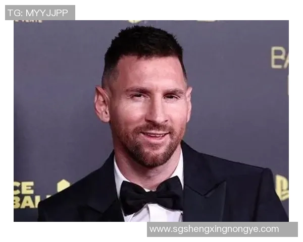 足球明星红毯盛典西装风采展现时尚魅力与个性风格的精彩瞬间