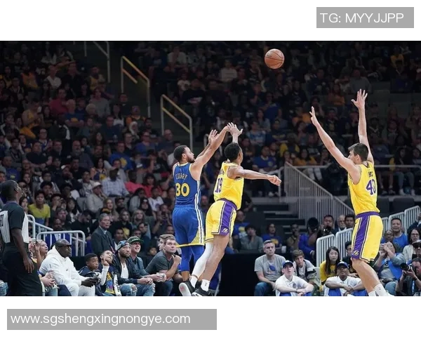 2021年勇士与独行侠激战回顾：精彩瞬间与关键时刻分析